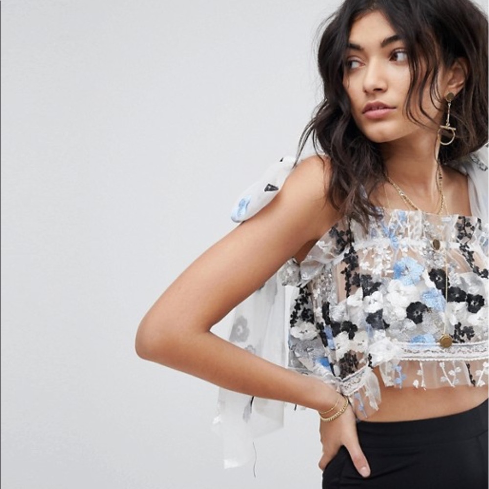 Tie Shoulder Crop Top